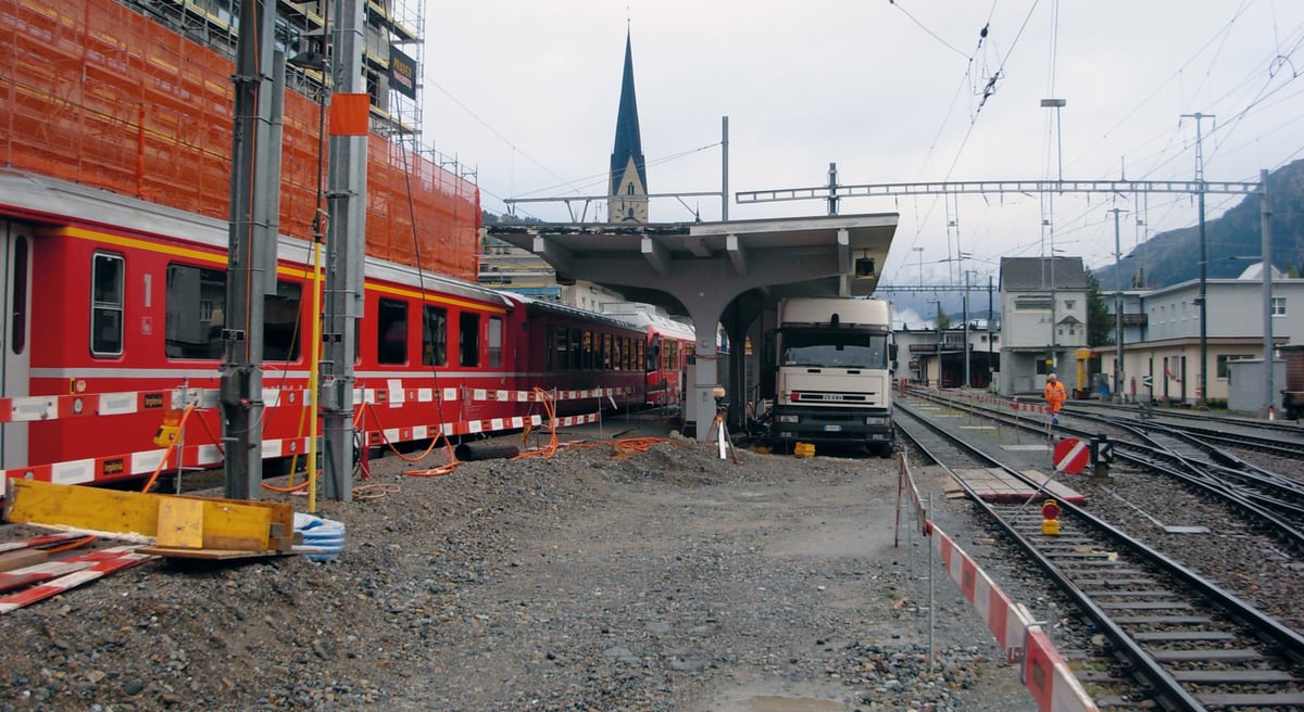 anhebung-stuetzen-stabilisierung-untergrund-bhf-davos_01