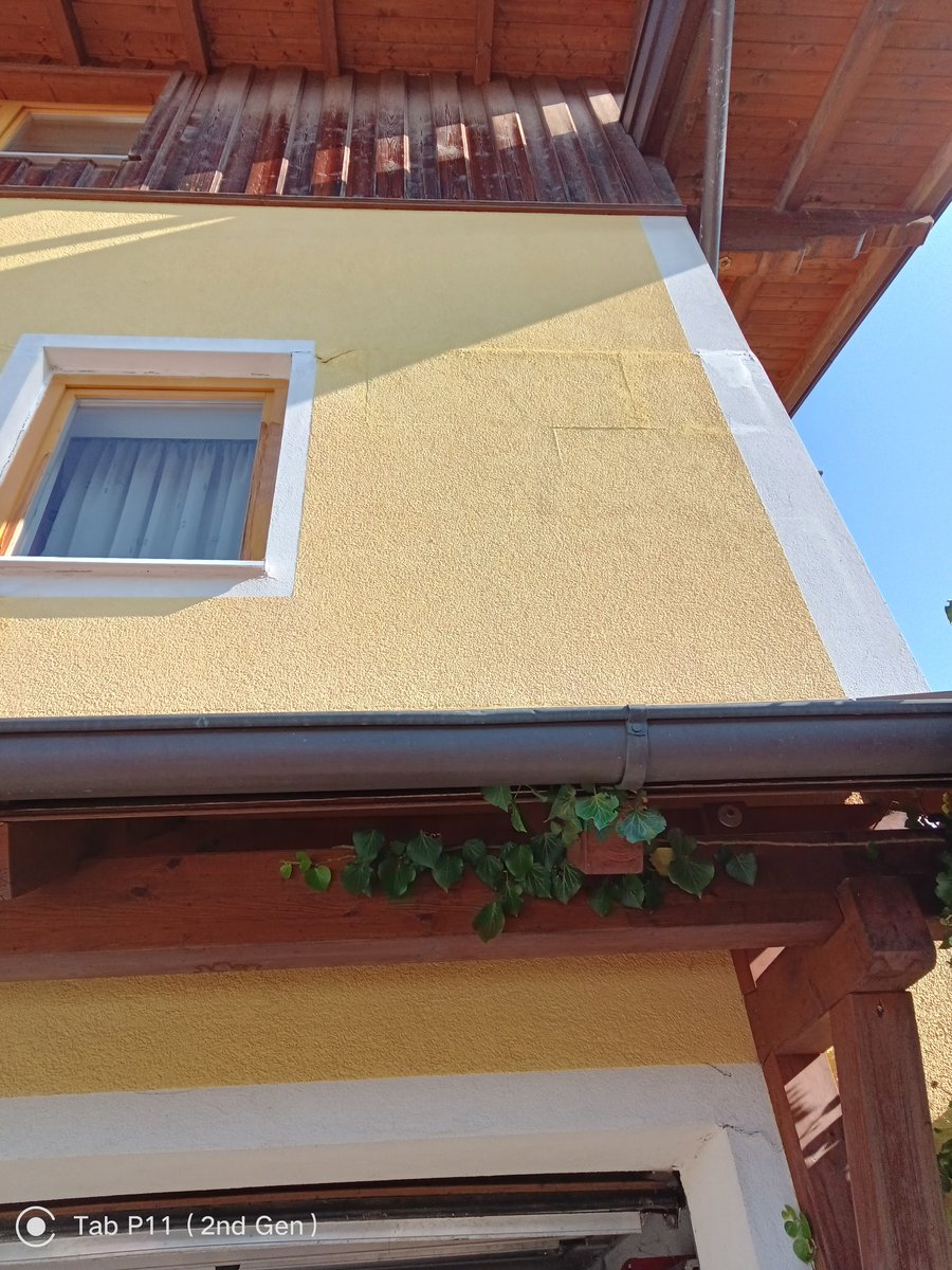 Risse in der Fassade des Hauses