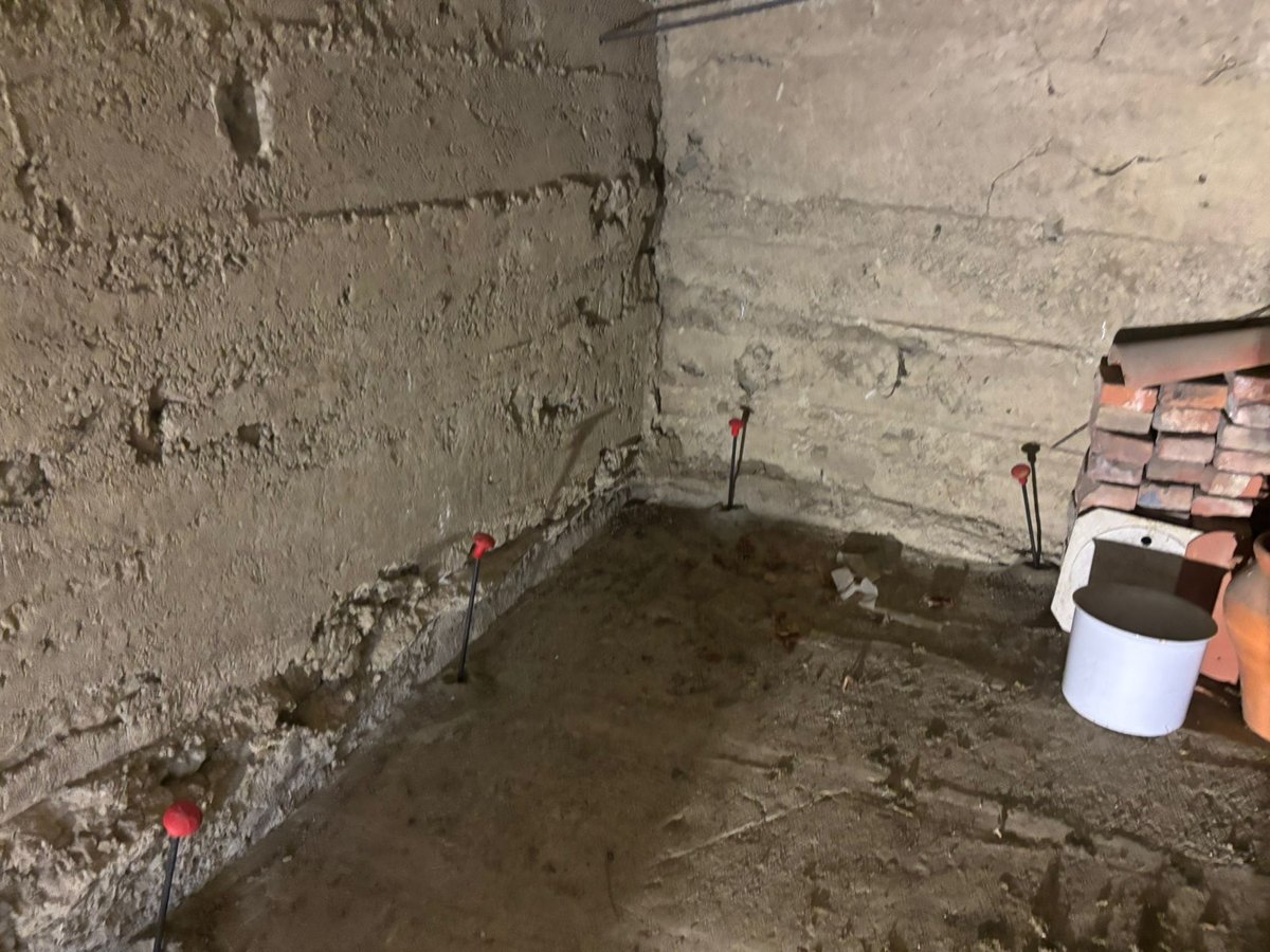 Minimalinvasive Fundamentstabilisierung mit Kunstharzinjektion