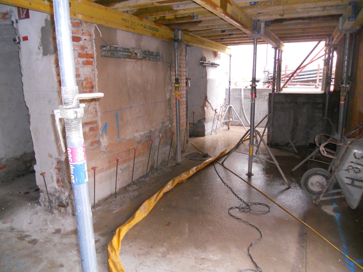 stabilisierung-streifenfundamente-pfarramt-altmuenster_08