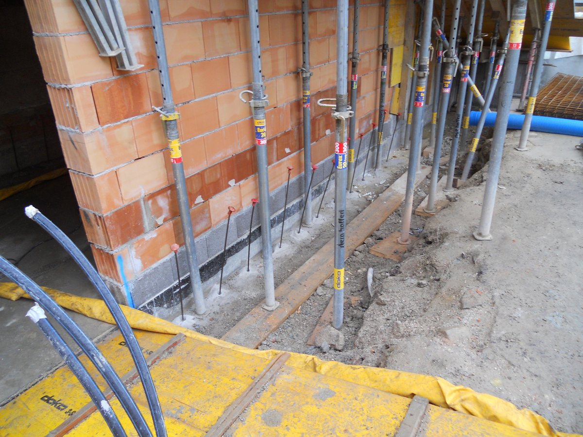 stabilisierung-streifenfundamente-pfarramt-altmuenster_10