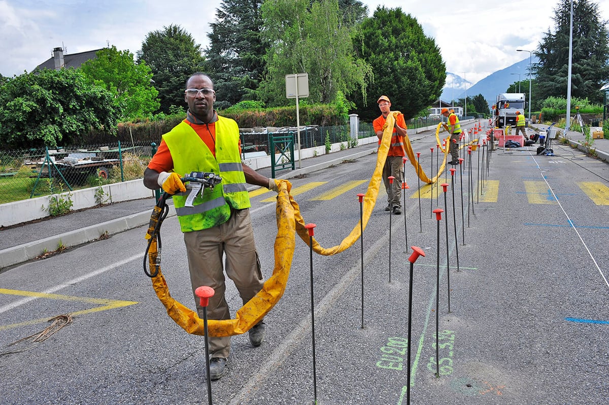 Stabilisierung des Straßenfundaments nach Setzungen