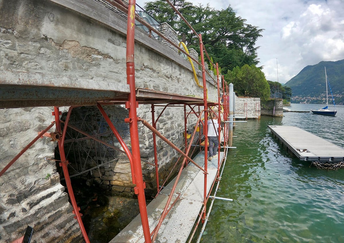 Setzungen an einer Mauer / Wand