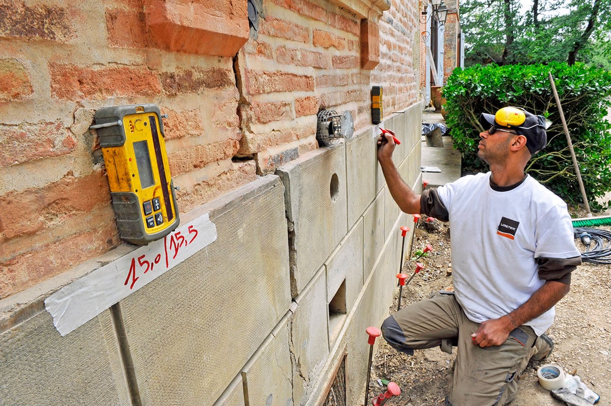 Stabilisierung von Fundament mit Kunstharzinjektion