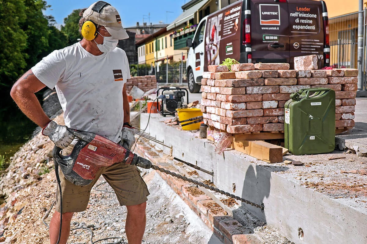 Einsatz von Mikroankern zur Stabilisierung von Stützmauer nach Setzungen
