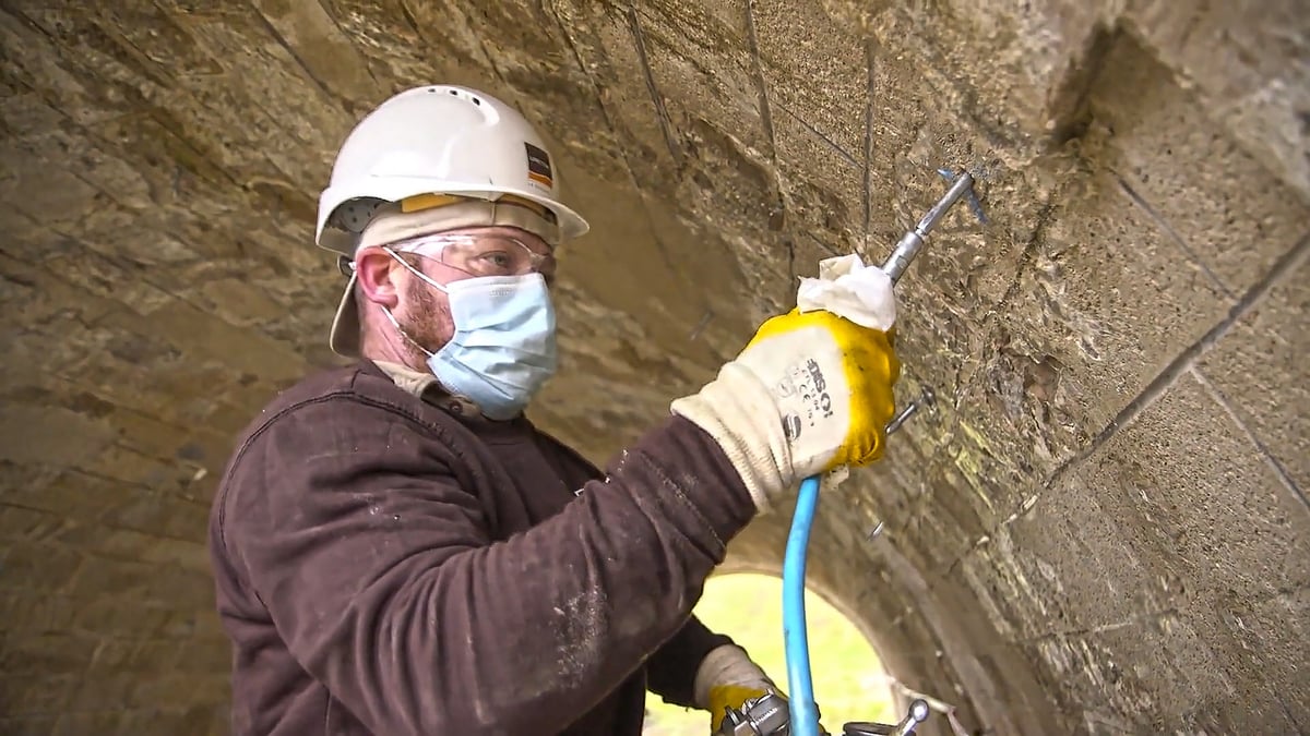 Stoppen von Wasserversickerung in Bahnunterführung