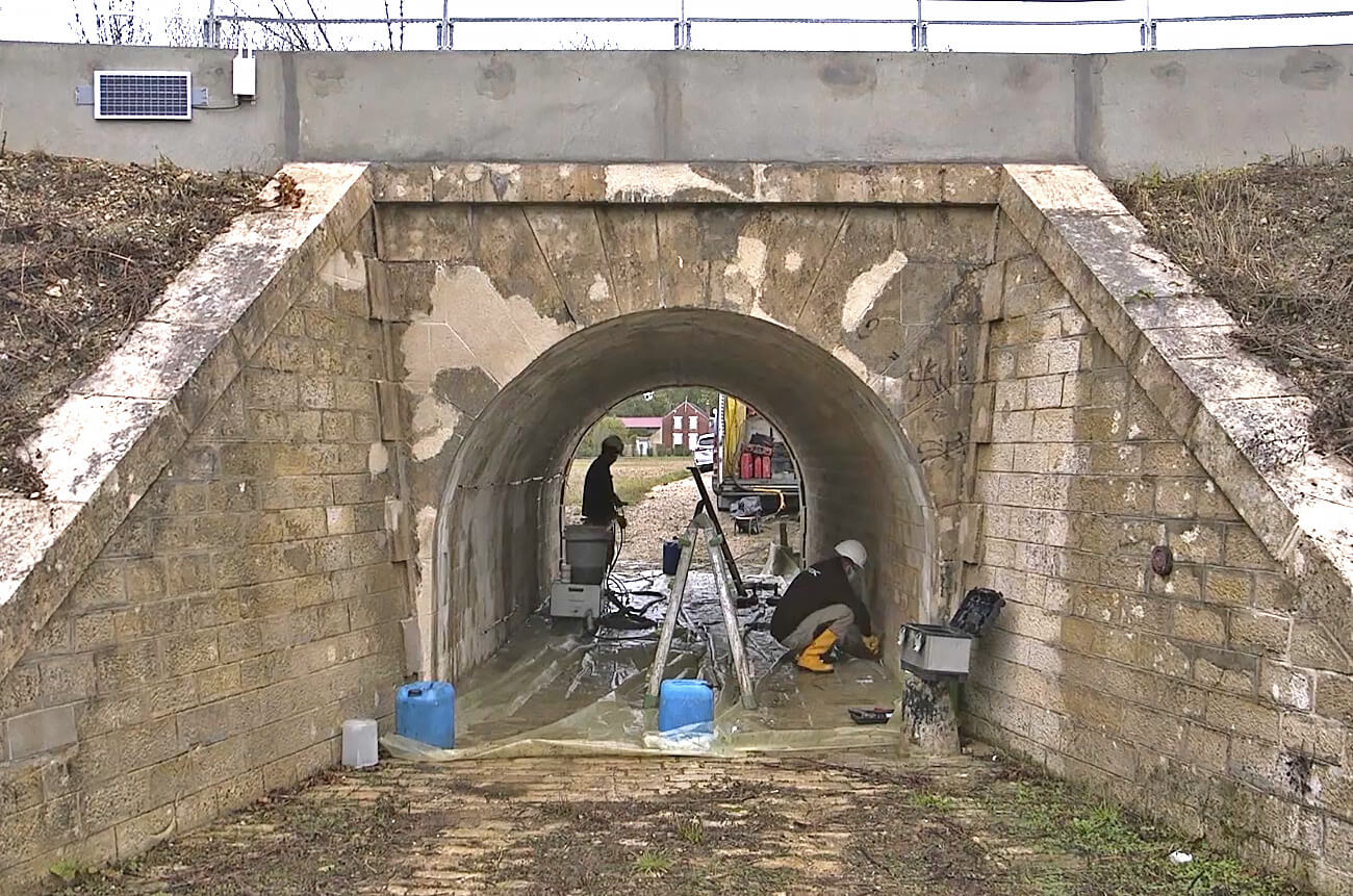 Sanierung einer Unterführung unter Straße wegen Wassereintritt