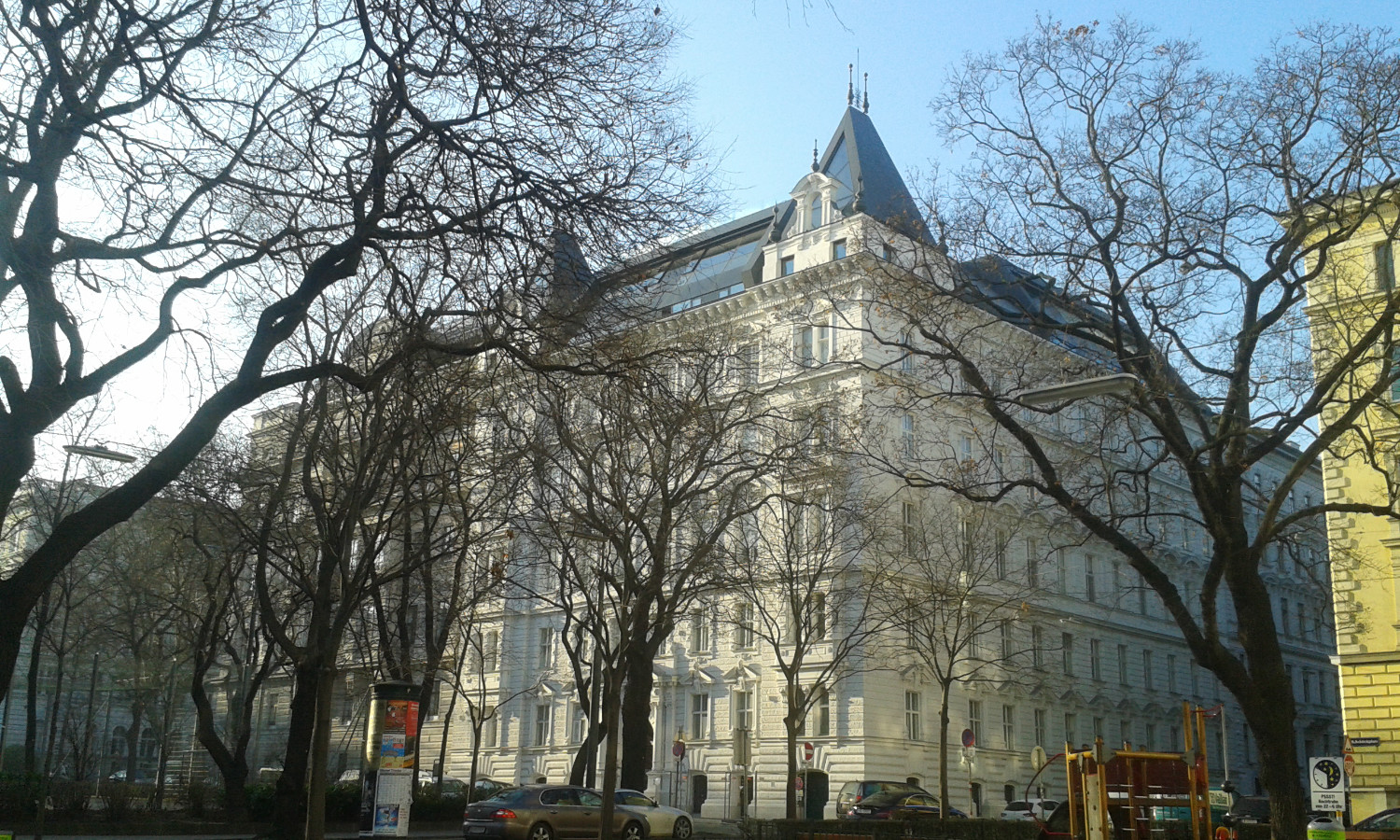 Fundamentstabilisierung vor Dachgeschoßausbau bei Gründerzeithaus in Wien