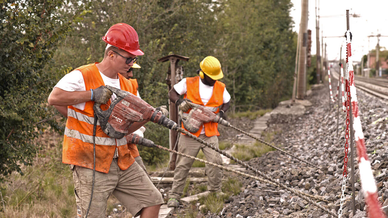 Fundamentstabilisierung bei Bahndamm